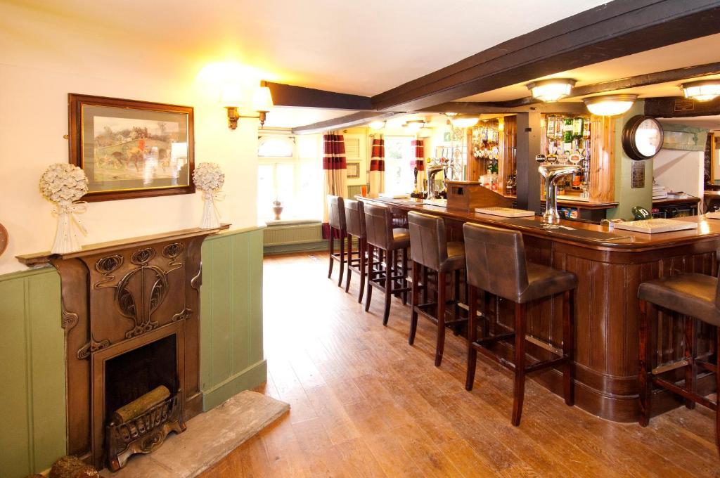 The George & Horn Near Newbury Hotel Kingsclere Eksteriør billede