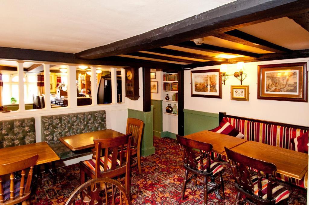 The George & Horn Near Newbury Hotel Kingsclere Eksteriør billede
